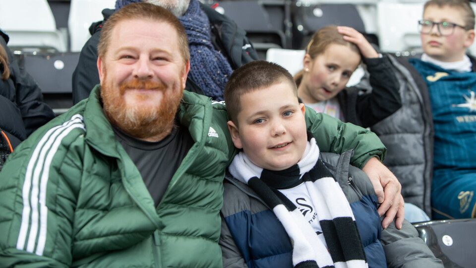 Ipswich (H) fan gallery 23-24