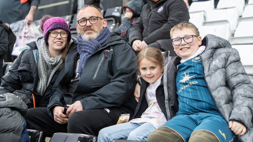 Ipswich (H) fan gallery 23-24
