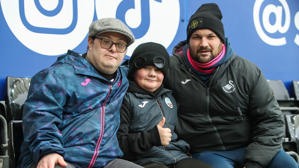 Ipswich (H) fan gallery 23-24