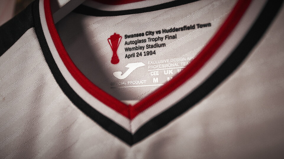 Commemorative Kit detail