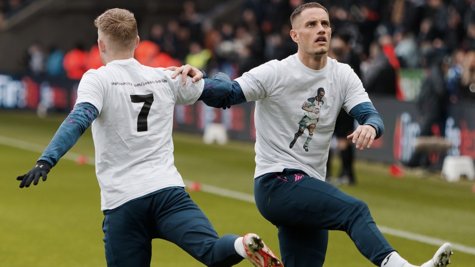 Warm-up prior to Cardiff City
