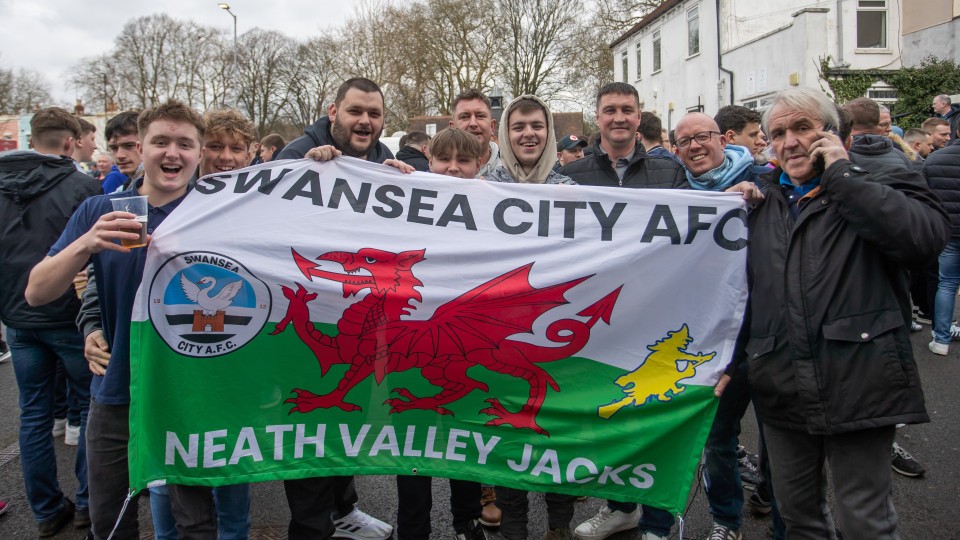 Fan gallery | Bristol City (A) 23-24