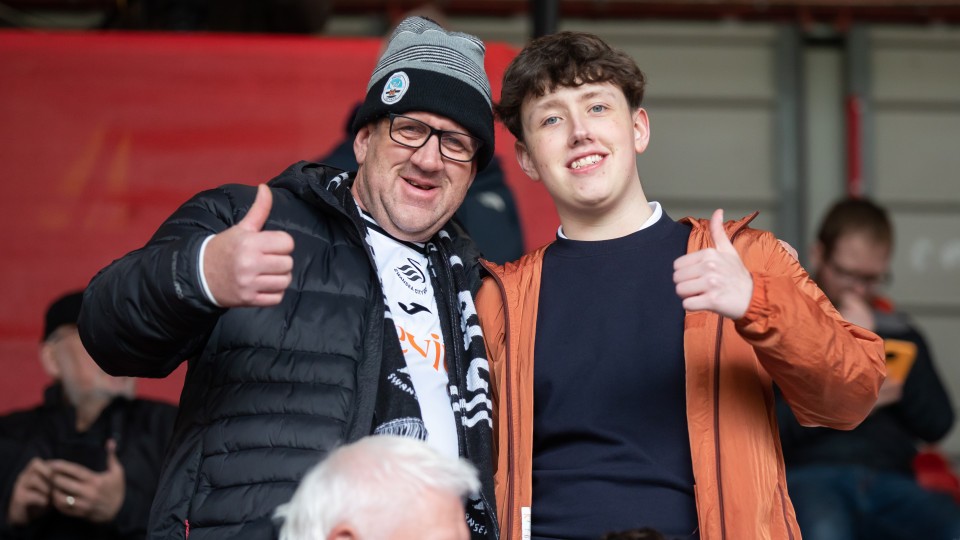 Fan gallery | Bristol City (A) 23-24