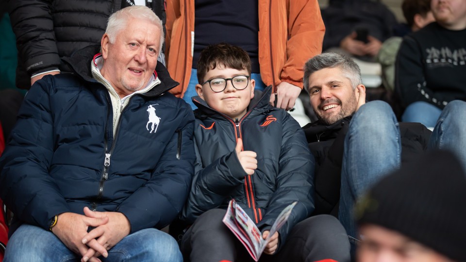 Fan gallery | Bristol City (A) 23-24