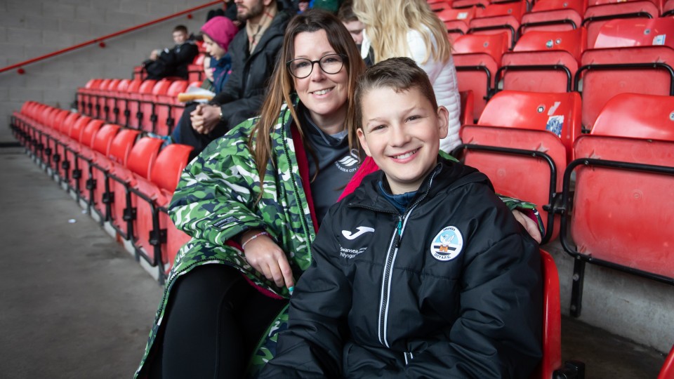 Fan gallery | Bristol City (A) 23-24