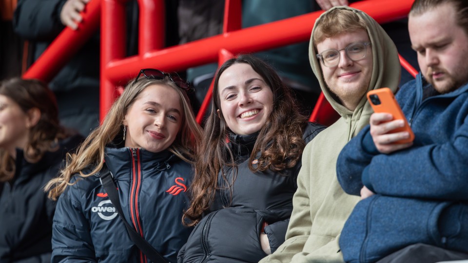 Fan gallery | Bristol City (A) 23-24