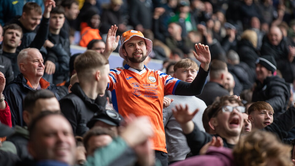 Cardiff (H) fan gallery 23-24
