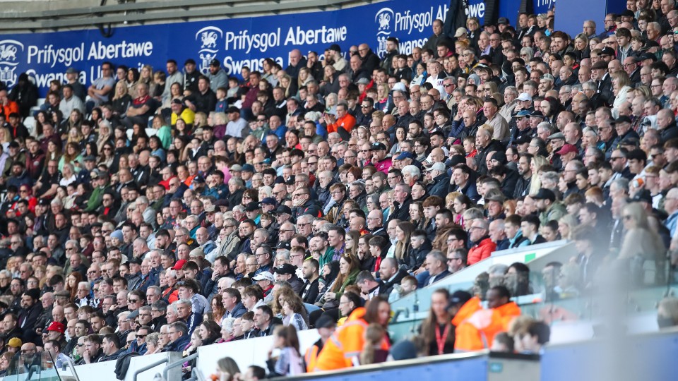 Fan gallery | QPR (H) 23-24