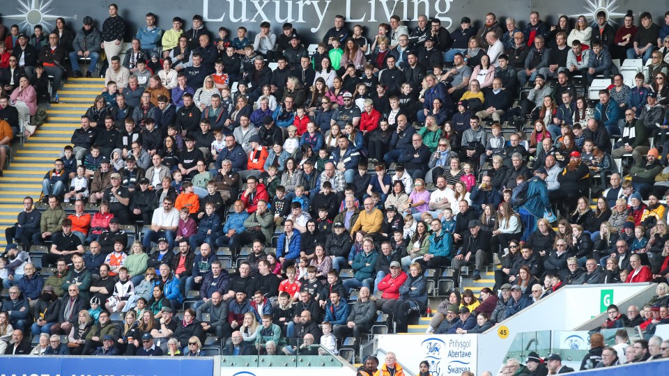 Fan gallery | QPR (H) 23-24