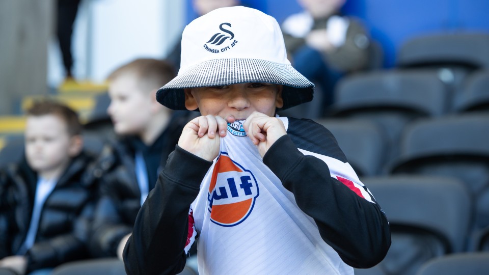 Fan gallery | QPR (H) 23-24