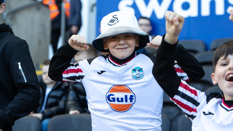 Fan gallery | QPR (H) 23-24
