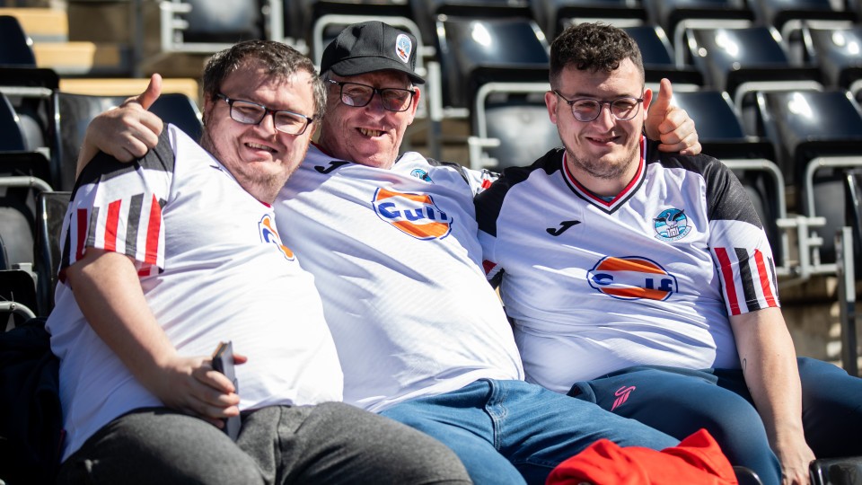 Fan gallery | QPR (H) 23-24
