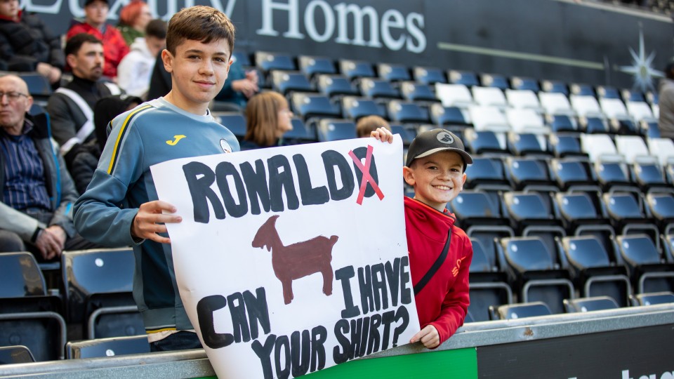 Fan gallery | QPR (H) 23-24