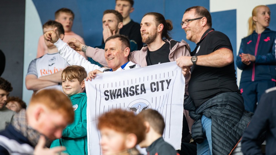 Fan gallery | QPR (H) 23-24