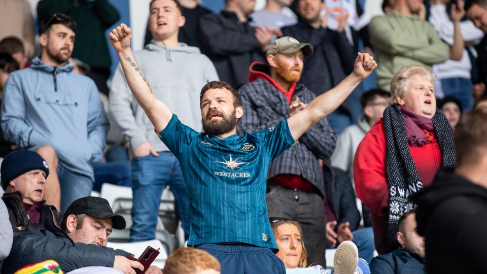 Fan gallery | QPR (H) 23-24