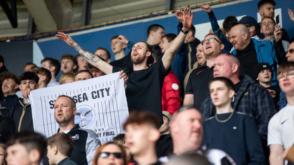 Fan gallery | QPR (H) 23-24