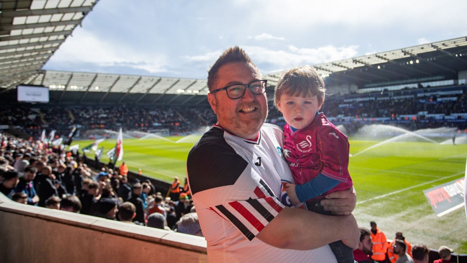 Fan gallery | QPR (H) 23-24