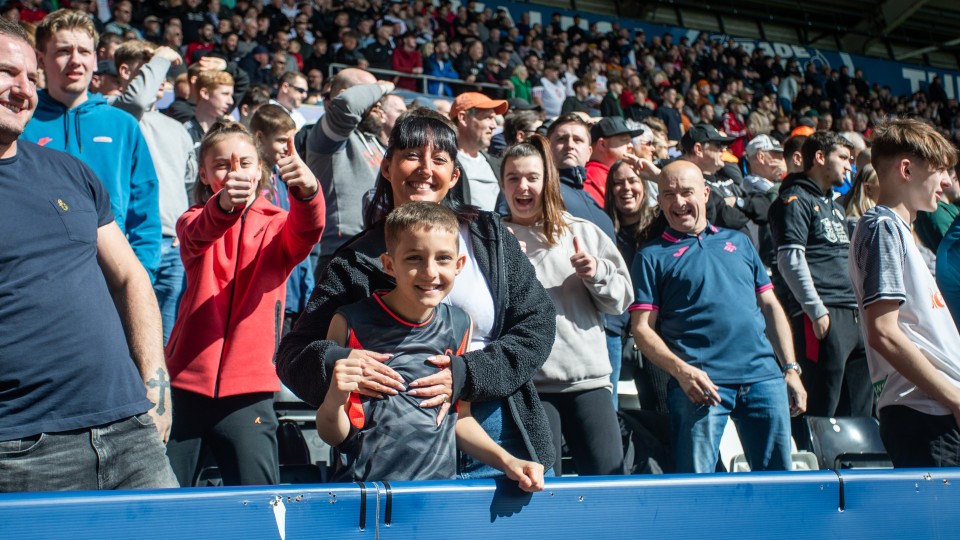 Fan gallery | QPR (H) 23-24