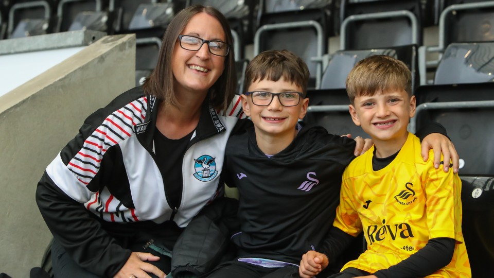 Fan gallery - Swans v Gillingham 8