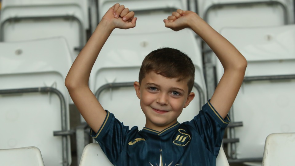 Fan gallery - Swans v Gillingham 18