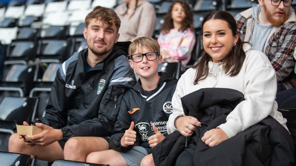 Swans v Wycombe Fan Gallery 32