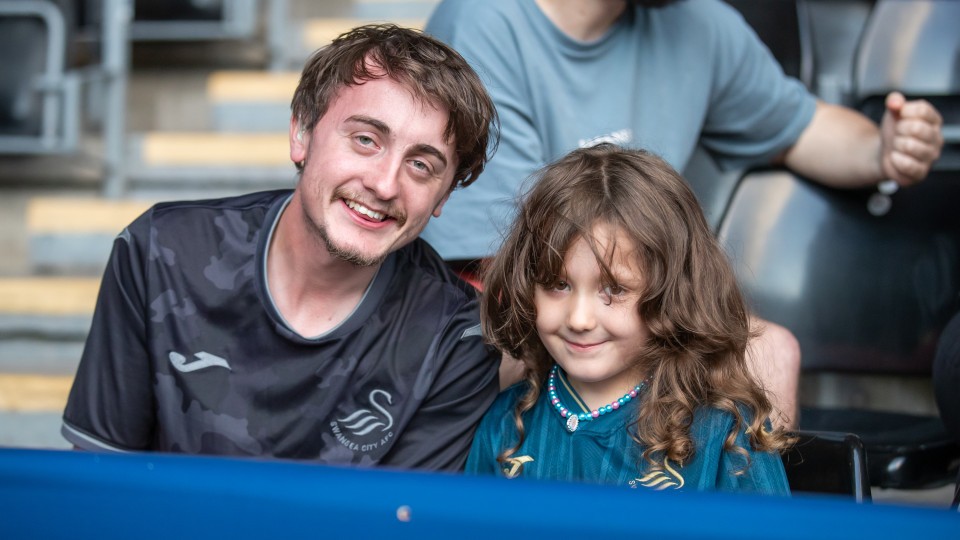 Swans v Wycombe Fan Gallery 42