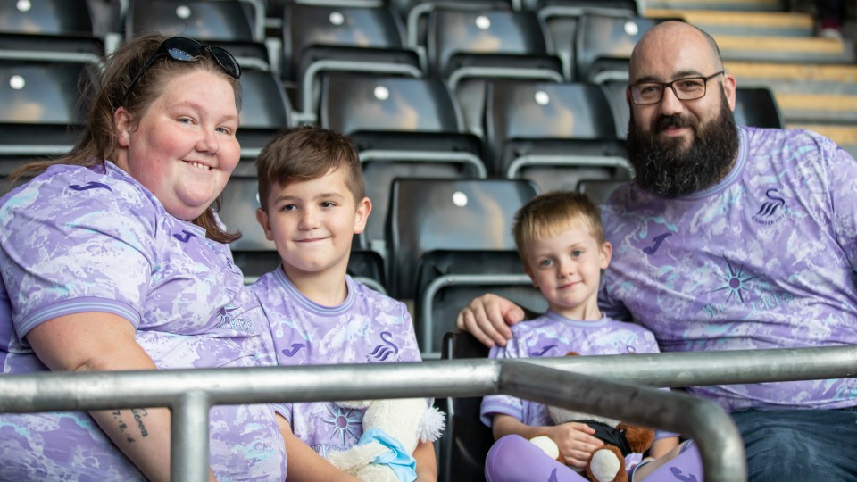 Swans v Wycombe Fan Gallery 43