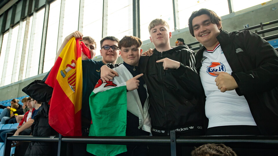 Fan Gallery | Coventry v Swans