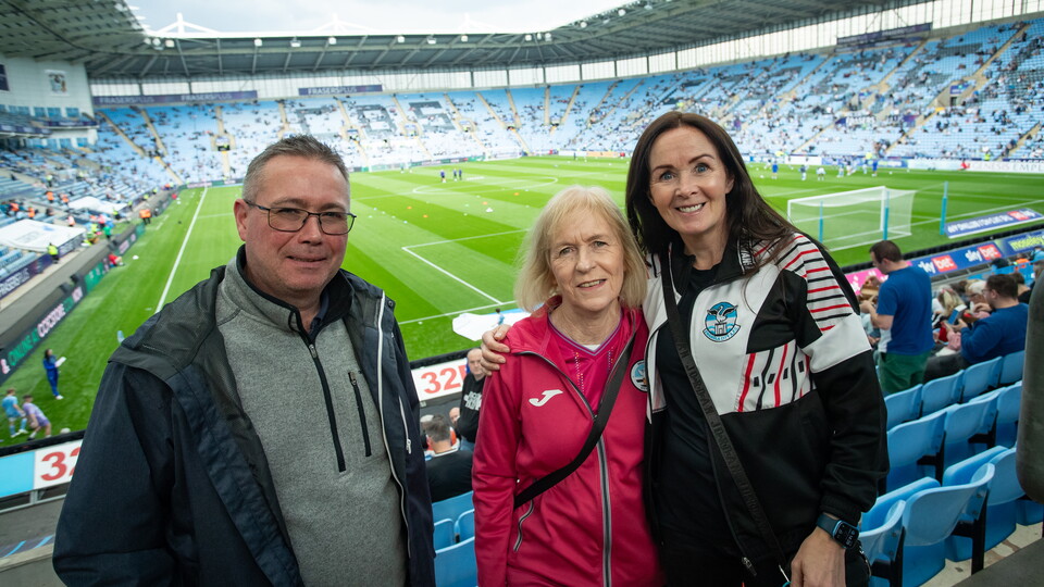 Fan Gallery | Coventry v Swans