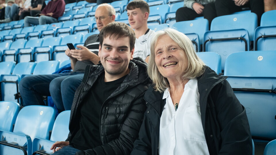 Fan Gallery | Coventry v Swans
