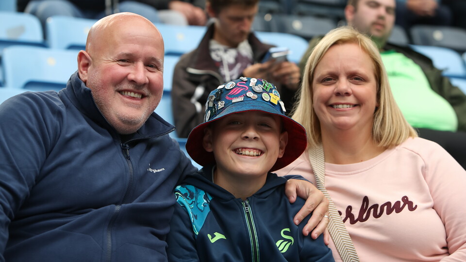 Fan Gallery | Coventry v Swans