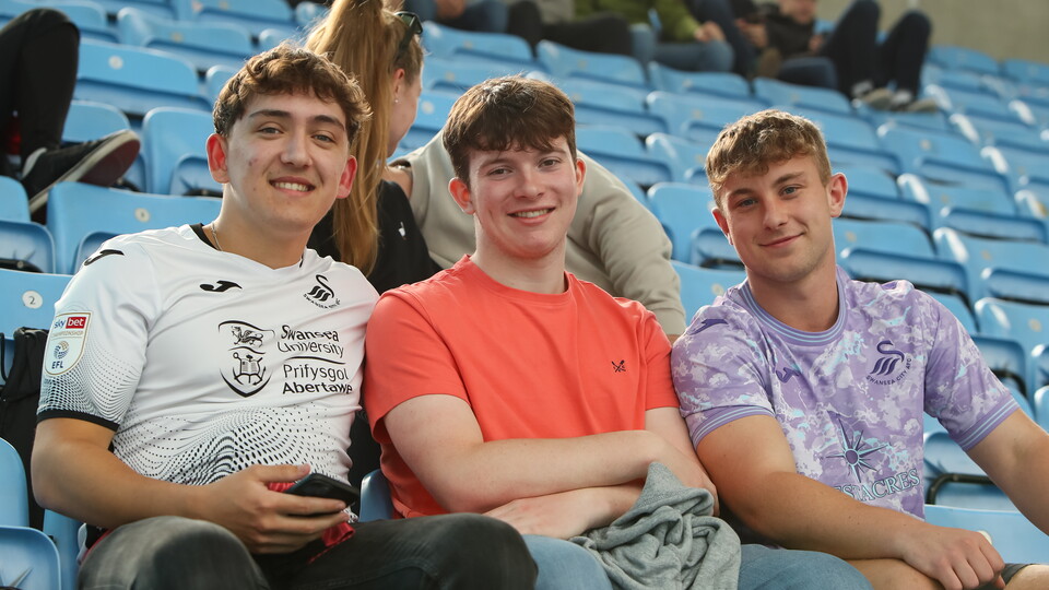 Fan Gallery | Coventry v Swans