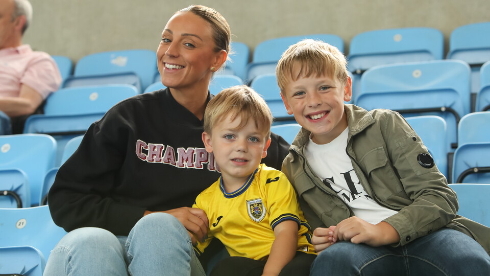 Fan Gallery | Coventry v Swans