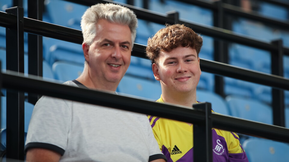 Fan Gallery | Coventry v Swans