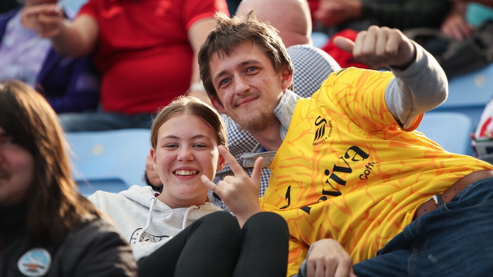 Fan Gallery | Coventry v Swans