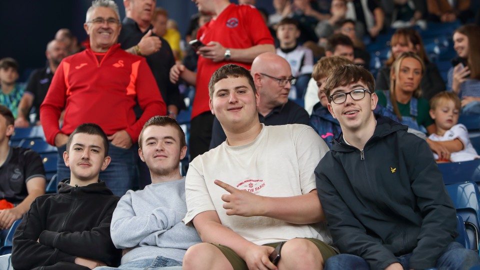 FAN GALLERY | WBA