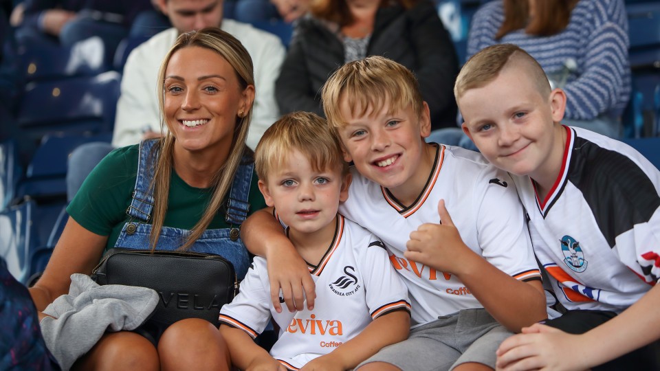 FAN GALLERY | WBA