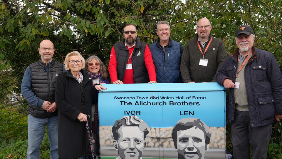 Ivor and Len Allchurch unveiling