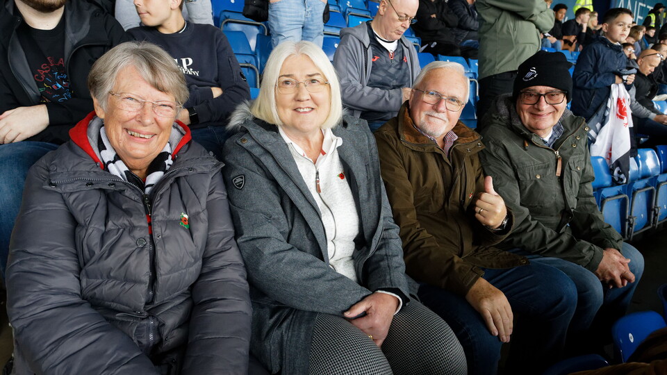 Fan Gallery | Oxford v Swans