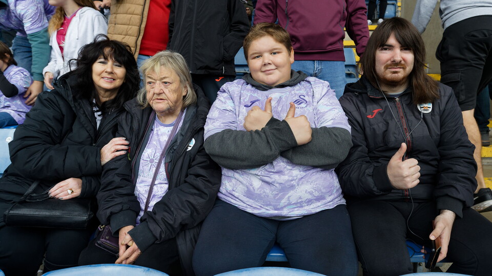 Fan Gallery | Oxford v Swans