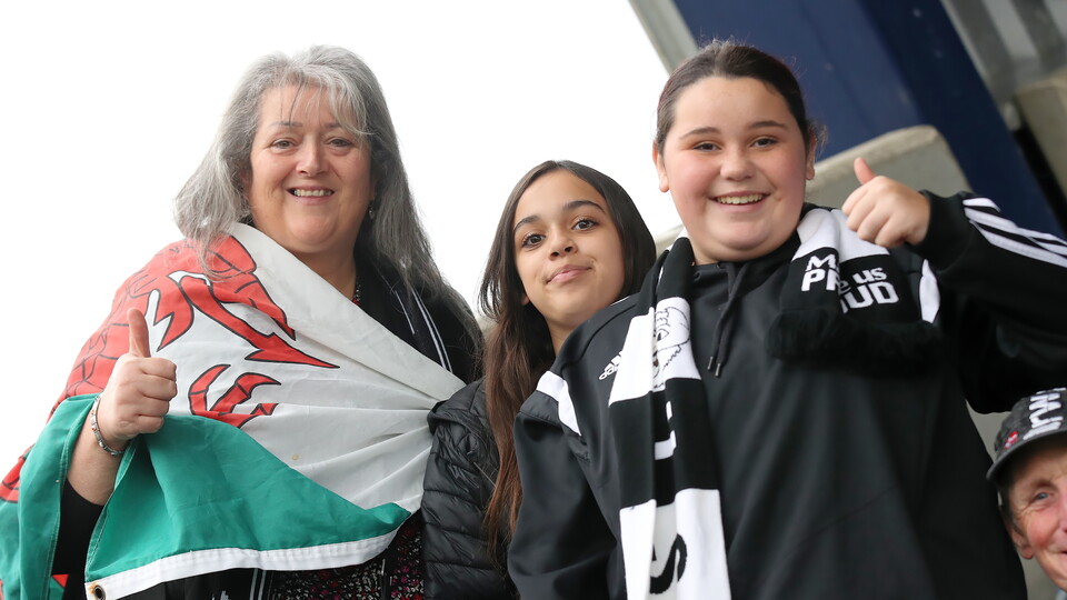 Fan Gallery | Oxford v Swans
