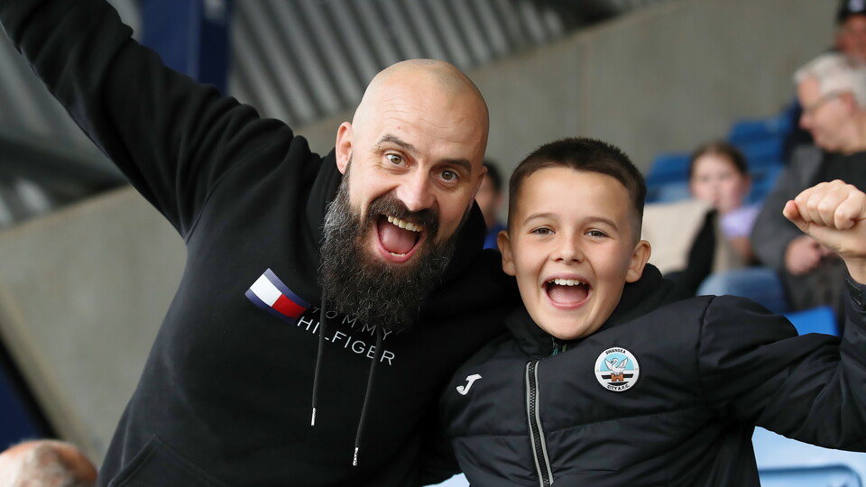 Fan Gallery | Oxford v Swans