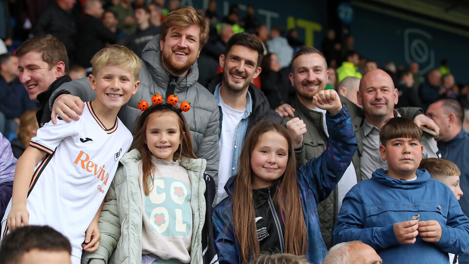 Fan Gallery | Oxford v Swans
