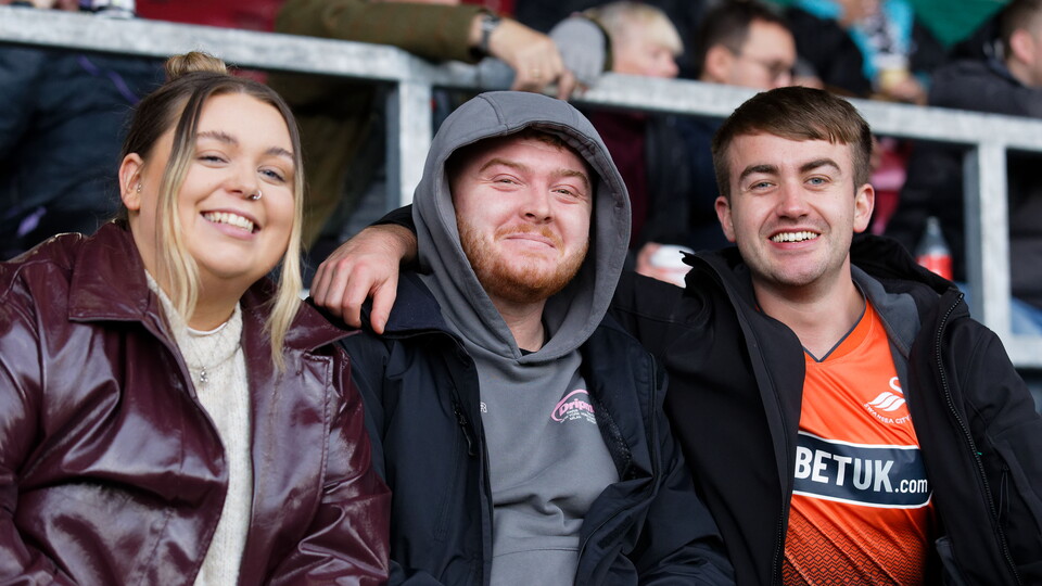 Fan Gallery | Burnley v Swans