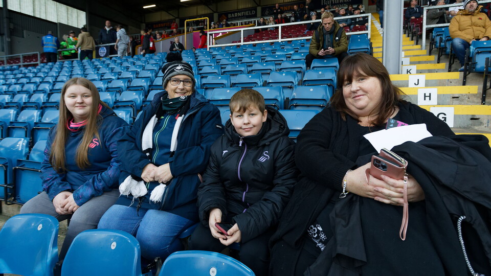 Fan Gallery | Burnley v Swans