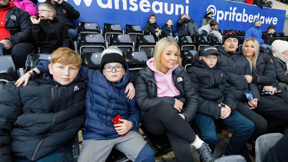 Fan Gallery | Swans v Leeds United 7