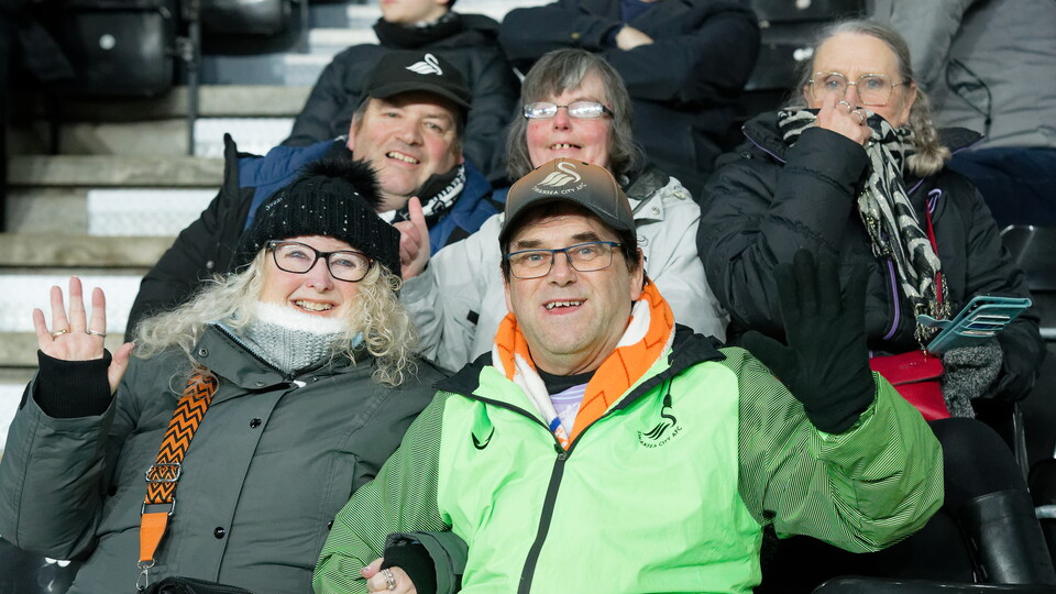 Fan Gallery | Derby v Swans