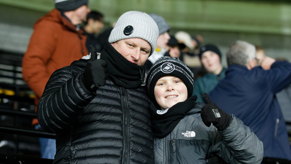 Fan Gallery | Derby v Swans