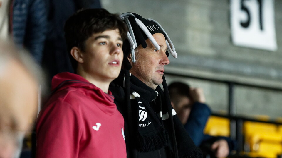 Fan Gallery | Derby v Swans