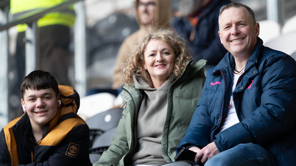 Fan Gallery | Hull v Swans